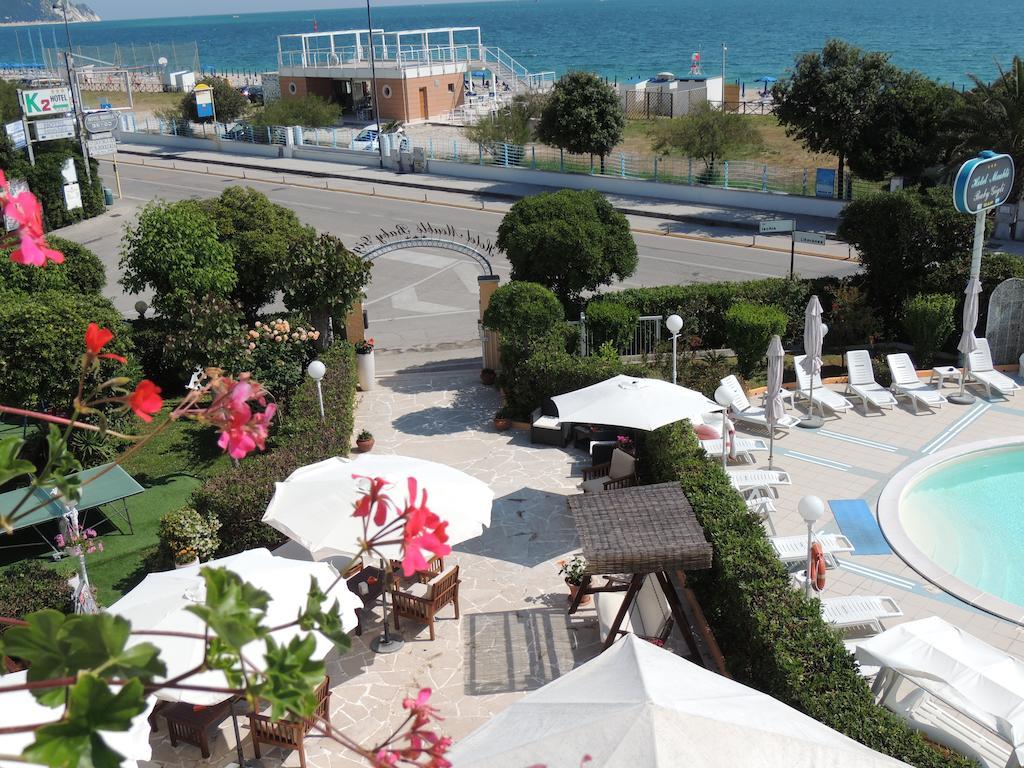 Hotel Baby Gigli Numana Exterior foto